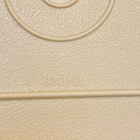 Tupperware Butter & Cheese Keeper Harvest Gold with Beige Lid 1 Pound - Vintage - Picture 7 of 11